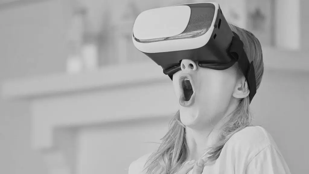 Is Virtual reality still popular | Yes and here is why.